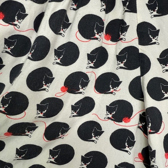 Johnnie B: Girls Black / White Cat Printed Shorts, Size 11-12Y - Picture 3 of 11